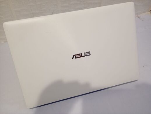Ноутбук Asus X553M / 15.6" (1366x768) TN / Intel Pentium N3530 (4 ядра по 2.16 - 2.58 GHz) / 4 GB DDR3 / 750 GB HDD / Intel HD Graphics / WebCam  Ноутбук Asus X553M / 15.6" (1366x768) TN / Intel Pentium N3530 (4 ядра по 2.16 - 2.58 GHz) / 4 GB DDR3 / 750 GB HDD / Intel HD Graphics / WebCam