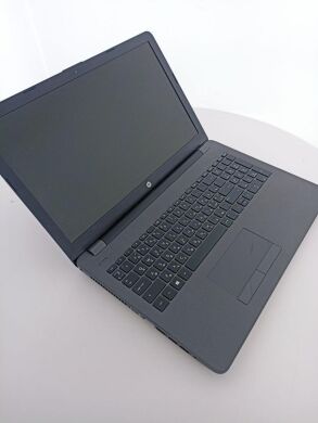 Ноутбук HP 255 G6 / 15.6" (1366x768) TN / AMD E2-9000e (2 ядра по 1.5 - 2.0 GHz) / 4 GB DDR4 / 500 GB HDD / AMD Radeon R2 Graphics / WebCam / Win 8