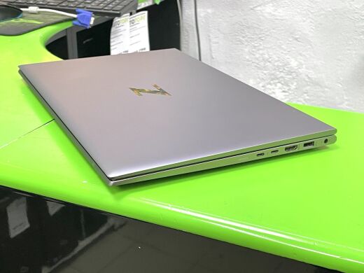 Мобильная рабочая станция HP ZBook Firefly 15 G7 / 15.6" (1920x1080) IPS / Intel Core i5-10210U (4 (8) ядра по 1.6 - 4.2 GHz) / 16 GB DDR4 / 256 GB SSD / nVidia Quadro P520, 4 GB GDDR5, 64-bit / WebCam / Win10 Pro