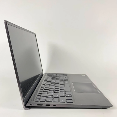 Игровой ноутбук Б-класс Dell Vostro 7500 / 15.6" (1920x1080) IPS / Intel Core i7-10750H (6 (12) ядер по 2.6 - 5.0 GHz) / 16 GB DDR4 / 256 GB SSD / nVidia GeForce GTX 1650 Ti, 4 GB GDDR6, 128-bit / WebCam / Fingerprint