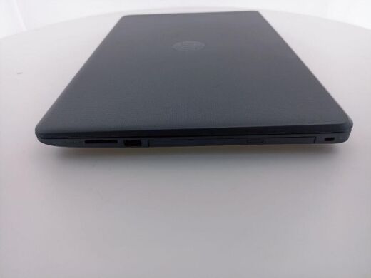 Ноутбук HP 255 G6 / 15.6" (1366x768) TN / AMD E2-9000e (2 ядра по 1.5 - 2.0 GHz) / 4 GB DDR4 / 500 GB HDD / AMD Radeon R2 Graphics / WebCam / Win 8