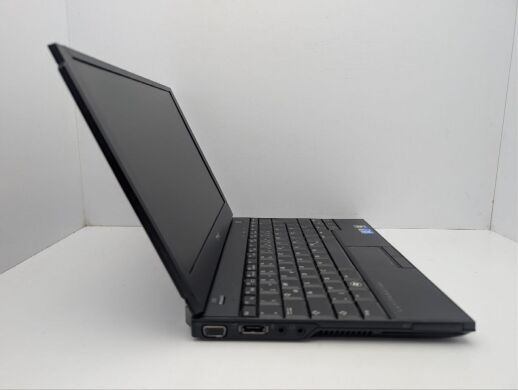 Нетбук Б-клас Dell Latitude E4200 / 12.1" (1280x800) TN / Intel Core 2 Duo SU9600 (2 ядра по 1.6 GHz) / 5 GB DDR3 / 60 GB SSD / Intel HD Graphics / Без АКБ