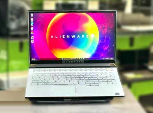 Ігровий ноутбук Б-клас Dell Alienware m17 R3 / 17.3" (1920x1080) IPS / Intel Core i7-10750H (6 (12) ядер по 2.6 - 5.0 GHz) / 16 GB DDR4 / 1000 GB SSD M.2 / nVidia GeForce RTX 2070, 8 GB GDDR6, 256-bit / WebCam / Win 11 Ігровий ноутбук Б-клас Dell Alienware m17 R3 / 17.3" (1920x1080) IPS / Intel Core i7-10750H (6 (12) ядер по 2.6 - 5.0 GHz) / 16 GB DDR4 / 1000 GB SSD M.2 / nVidia GeForce RTX 2070, 8 GB GDDR6, 256-bit / WebCam / Win 11