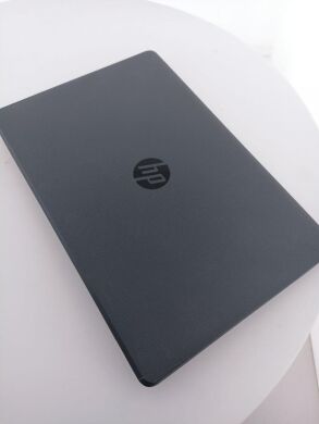 Ноутбук HP 255 G6 / 15.6" (1366x768) TN / AMD E2-9000e (2 ядра по 1.5 - 2.0 GHz) / 4 GB DDR4 / 500 GB HDD / AMD Radeon R2 Graphics / WebCam / Win 8