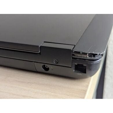 Мобільна робоча станція Б-клас HP ZBook 15 G1 / 15.6" (1366x768) TN / Intel Core i7-4700MQ (4 (8) ядра по 2.4 - 3.4 GHz) / 32 GB DDR3 / 360 GB SSD / nVidia Quadro K610M, 1 GB GDDR5, 64-bit / WebCam