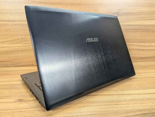 Игровой ноутбук Asus GL502VMZ / 15.6" (1920x1080) IPS / Intel Core i7-7700HQ (4 (8) ядра по 2.8 - 3.8 GHz) / 16 GB DDR4 / 128 GB SSD + 1000 GB HDD / nVidia GeForce GTX 1060, 3 GB GDDR5, 192-bit / WebCam / Windows 10 Игровой ноутбук Asus GL502VMZ / 15.6" (1920x1080) IPS / Intel Core i7-7700HQ (4 (8) ядра по 2.8 - 3.8 GHz) / 16 GB DDR4 / 128 GB SSD + 1000 GB HDD / nVidia GeForce GTX 1060, 3 GB GDDR5, 192-bit / WebCam / Windows 10