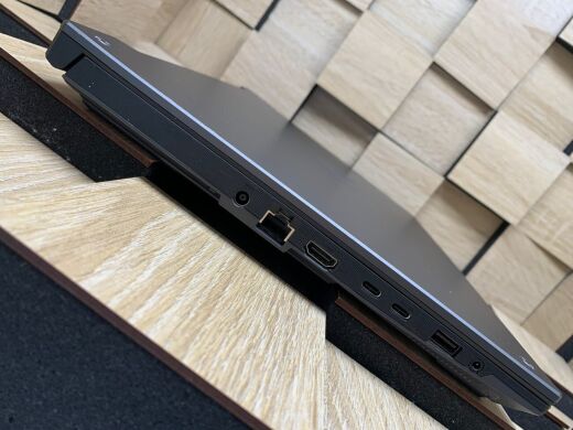 Ігровий ноутбук Б-клас Asus TUF Gaming A17 / 17.3" (1920x1080) IPS / AMD Ryzen 7 6800H (8 (16) ядер по 3.2 - 4.7 GHz) / 16 GB DDR4 / 512 GB SSD M.2 / nVidia GeForce RTX 3050, 4 GB GDDR6, 128-bit / WebCam / Windows 10 ліцензія