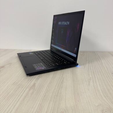 Игровой ноутбук Б-класс Gigabyte Aorus 7 9KF / 17.3" (1920x1080) IPS / Intel Core i5-12500H (12 (16) ядер по 3.3 - 4.5 GHz) / 16 GB DDR4 / 512 GB SSD NVMe / nVidia GeForce RTX 4060, 8 GB GDDR6, 128-bit / WebCam Игровой ноутбук Б-класс Gigabyte Aorus 7 9KF / 17.3" (1920x1080) IPS / Intel Core i5-12500H (12 (16) ядер по 3.3 - 4.5 GHz) / 16 GB DDR4 / 512 GB SSD NVMe / nVidia GeForce RTX 4060, 8 GB GDDR6, 128-bit / WebCam