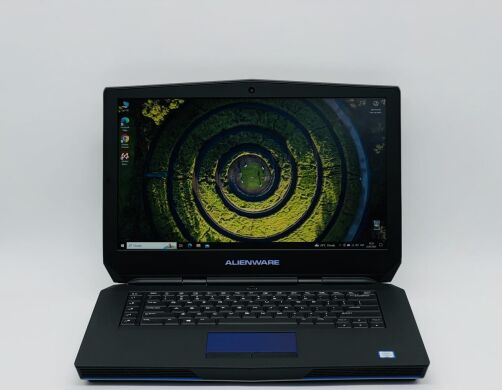 Ігровий ноутбук Dell Alienware 15 R2 / 15.6" (1920x1080) IPS / Intel Core i7-6700HQ (4 (8) ядра по 2.6 - 3.5 GHz) / 16 GB DDR4 / 240 GB SSD + 500 GB HDD / nVidia GeForce GTX 970M, 3 GB GDDR5, 192-bit / WebCam Ігровий ноутбук Dell Alienware 15 R2 / 15.6" (1920x1080) IPS / Intel Core i7-6700HQ (4 (8) ядра по 2.6 - 3.5 GHz) / 16 GB DDR4 / 240 GB SSD + 500 GB HDD / nVidia GeForce GTX 970M, 3 GB GDDR5, 192-bit / WebCam
