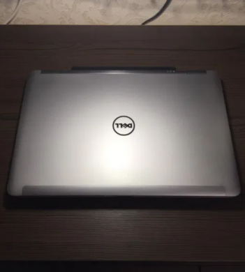 Ігровий ноутбук Dell Latitude E6540 / 15.6" (1920x1080) TN / Intel Core i7-4810MQ (4 (8) ядра по 2.8 - 3.8 GHz) / 8 GB DDR3 / 256 GB SSD / AMD Radeon HD 8790M, 2 GB GDDR5, 128-bit / WebCam Ігровий ноутбук Dell Latitude E6540 / 15.6" (1920x1080) TN / Intel Core i7-4810MQ (4 (8) ядра по 2.8 - 3.8 GHz) / 8 GB DDR3 / 256 GB SSD / AMD Radeon HD 8790M, 2 GB GDDR5, 128-bit / WebCam