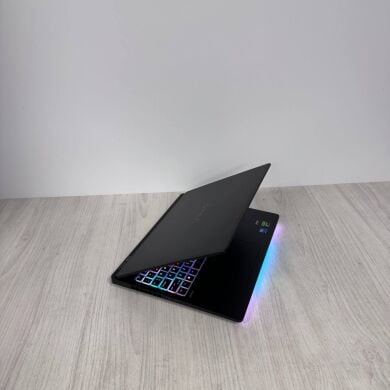 Ігровий ноутбук HP Omen Max Gaming 16-ah0033dx / 16" (2560x1600) IPS / Intel Core Ultra 9 275HX (24 (24) ядер по 2.7 - 5.4 GHz) / 32 GB DDR5 / 1000 GB SSD / nVidia GeForce RTX 5060, 8 GB GDDR7, 128-bit / WebCam