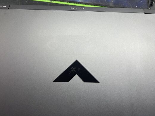 Игровой ноутбук Б-класс HP Victus 16-r0073cl / 16" (1920x1080) IPS / Intel Core i7-13700HX (16 (24) ядер по 1.5 - 5.0 GHz) / 32 GB DDR5 / 960 GB SSD / nVidia GeForce RTX 4060, 8 GB GDDR6, 128-bit / WebCam Игровой ноутбук Б-класс HP Victus 16-r0073cl / 16" (1920x1080) IPS / Intel Core i7-13700HX (16 (24) ядер по 1.5 - 5.0 GHz) / 32 GB DDR5 / 960 GB SSD / nVidia GeForce RTX 4060, 8 GB GDDR6, 128-bit / WebCam