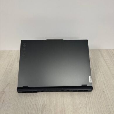 Игровой ноутбук Lenovo Legion Pro 5 16IRX8 / 16" (2560x1600) IPS / Intel Core i7-13700HX (16 (24) ядра по 3.7 - 5.0 GHz) / 16 GB DDR5 / 512 GB SSD / nVidia GeForce RTX 4070, 8 GB GDDR6, 128-bit / WebCam Игровой ноутбук Lenovo Legion Pro 5 16IRX8 / 16" (2560x1600) IPS / Intel Core i7-13700HX (16 (24) ядра по 3.7 - 5.0 GHz) / 16 GB DDR5 / 512 GB SSD / nVidia GeForce RTX 4070, 8 GB GDDR6, 128-bit / WebCam