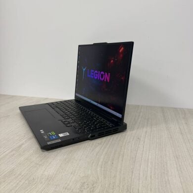 Игровой ноутбук Lenovo Legion Pro 5 16IRX8 / 16" (2560x1600) IPS / Intel Core i7-13700HX (16 (24) ядра по 3.7 - 5.0 GHz) / 16 GB DDR5 / 512 GB SSD / nVidia GeForce RTX 4070, 8 GB GDDR6, 128-bit / WebCam Игровой ноутбук Lenovo Legion Pro 5 16IRX8 / 16" (2560x1600) IPS / Intel Core i7-13700HX (16 (24) ядра по 3.7 - 5.0 GHz) / 16 GB DDR5 / 512 GB SSD / nVidia GeForce RTX 4070, 8 GB GDDR6, 128-bit / WebCam