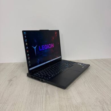Игровой ноутбук Lenovo Legion Pro 5 16IRX8 / 16" (2560x1600) IPS / Intel Core i7-13700HX (16 (24) ядра по 3.7 - 5.0 GHz) / 16 GB DDR5 / 512 GB SSD / nVidia GeForce RTX 4070, 8 GB GDDR6, 128-bit / WebCam Игровой ноутбук Lenovo Legion Pro 5 16IRX8 / 16" (2560x1600) IPS / Intel Core i7-13700HX (16 (24) ядра по 3.7 - 5.0 GHz) / 16 GB DDR5 / 512 GB SSD / nVidia GeForce RTX 4070, 8 GB GDDR6, 128-bit / WebCam