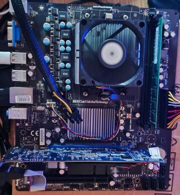 Комплект: Материнская плата MSI 760GM-P21 / AM3 / AMD Athlon II X2 245 (2 ядра по 2.9 GHz) / 4 GB DDR3 + Кулер