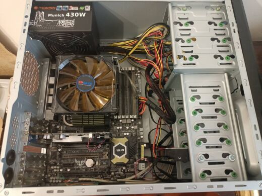 Игровой ПК Б-класс Hornet CA-0300 Tower / Intel Core i7-950 (4 (8) ядра по 3.06 - 3.33 GHz) / 8 GB DDR3 / 1000 GB HDD / AMD Radeon HD 5670, 1 GB GDDR5, 128-bit / 430W 