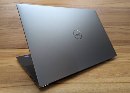 Мобільна робоча станція Dell Precision 5560 / 15.6" (3840x2160) IPS Touch / Intel Core i7-11850H (8 (16) ядер по 2.5 - 4.8 GHz) / 32 GB DDR4 / 512 GB SSD / nVidia Quadro T1200, 4 GB GDDR6, 128-bit / WebCam / Windows 11