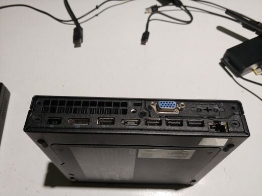 Неттоп Lenovo Thinkcentre m75q Gen2 USFF / AMD Ryzen 3 PRO 5350GE (4 (8) ядер по 3.6 - 4.2 GHz) / 8 GB DDR4 / 256 GB SSD / AMD RX Vega 6 / USB 3.1 / Windows 11 / Блок питания в комплекте