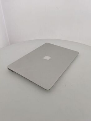 Ноутбук Apple MacBook Air A1466 (2015 year) / 13.3" (1440x900) IPS / Intel Core i7-5650U (2 (4) ядра по 2.2 - 3.1 GHz) / 8 GB DDR3 / 256 GB SSD / Intel HD Graphics 6000 / WebCam 