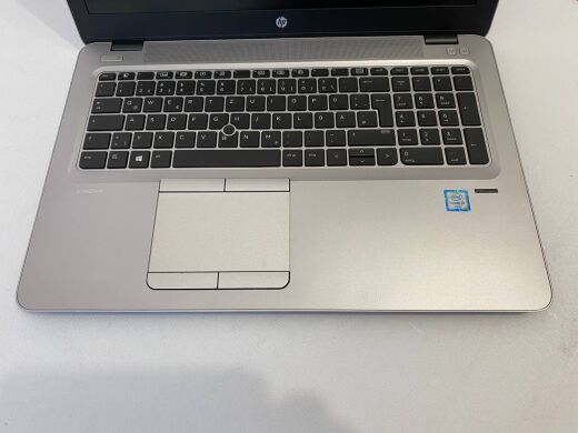 Ноутбук Б-клас HP EliteBook 850 G3 / 15.6" (1920x1080) IPS / Intel Core i5-6200U (2 (4) ядра по 2.3 - 2.8 GHz) / 8 GB DDR4 / 256 GB SSD / Intel HD Graphics 520 / WebCam