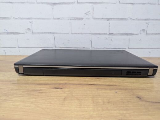 Ноутбук Б-класс Lenovo ThinkPad E535 / 15.6" (1366x768) TN / AMD A8-4500M (4 ядра по 1.9 - 2.8 GHz) / 8 GB DDR3 / 240 GB SSD / AMD Radeon HD 7640G Graphics / WebCam