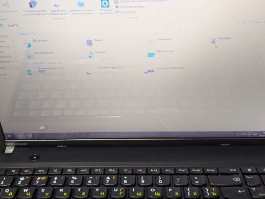 Ноутбук Б-класс Lenovo ThinkPad E535 / 15.6" (1366x768) TN / AMD A8-4500M (4 ядра по 1.9 - 2.8 GHz) / 8 GB DDR3 / 240 GB SSD / AMD Radeon HD 7640G Graphics / WebCam