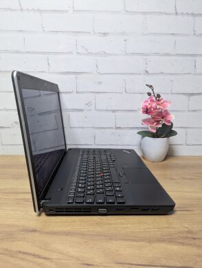 Ноутбук Б-класс Lenovo ThinkPad E535 / 15.6" (1366x768) TN / AMD A8-4500M (4 ядра по 1.9 - 2.8 GHz) / 8 GB DDR3 / 240 GB SSD / AMD Radeon HD 7640G Graphics / WebCam