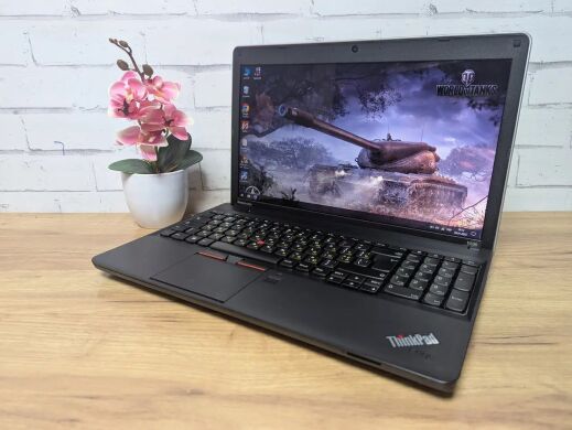 Ноутбук Б-класс Lenovo ThinkPad E535 / 15.6" (1366x768) TN / AMD A8-4500M (4 ядра по 1.9 - 2.8 GHz) / 8 GB DDR3 / 240 GB SSD / AMD Radeon HD 7640G Graphics / WebCam