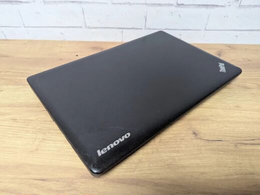 Ноутбук Б-класс Lenovo ThinkPad E535 / 15.6" (1366x768) TN / AMD A8-4500M (4 ядра по 1.9 - 2.8 GHz) / 8 GB DDR3 / 240 GB SSD / AMD Radeon HD 7640G Graphics / WebCam