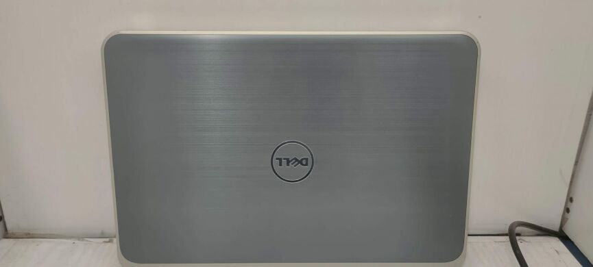 Ноутбук Dell Inspiron 15R-5537 / 15.6" (1366x768) TN / Intel Core i5-4200U (2 (4) ядра по 1.6 - 2.6 GHz) / 8 GB DDR3 / 500 GB HDD / Intel&nbsp;HD Graphics 4400 / WebCam / АКБ не тримає