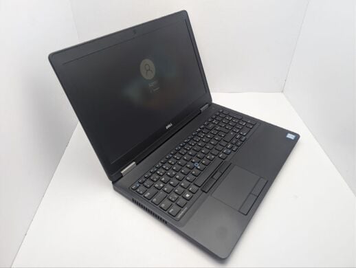 Ноутбук Dell Latitude E5570 / 15.6" (1920x1080) TN / Intel Core i5-6300U (2 (4) ядра по 2.4 GHz) / 8 GB DDR4 / 120 GB SSD / Intel HD Graphics 520 / WebCam Ноутбук Dell Latitude E5570 / 15.6" (1920x1080) TN / Intel Core i5-6300U (2 (4) ядра по 2.4 GHz) / 8 GB DDR4 / 120 GB SSD / Intel HD Graphics 520 / WebCam