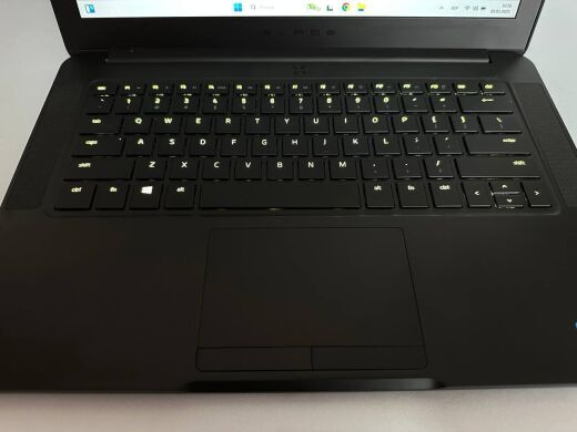 Ігровий ноутбук Razer Blade 14 RZ09-0195 / 14" (1920x1080) IPS / Intel Core i7-7700HQ (4 (8) ядра по 2.8 - 3.8 GHz) / 16 GB DDR4 / 512 GB SSD / nVidia GeForce GTX 1060, 6 GB GDDR5, 192-bit / WebCam