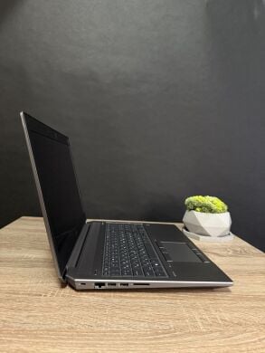 Мобильная рабочая станция HP ZBook 15 G5 / 15.6" (1920x1080) IPS / Intel Core i7-8750H (6 (12) ядра по 2.2 - 4.1 GHz) / 16 GB DDR4 / 512 GB SSD M.2 / nVidia Quadro P2000, 4 GB GDDR5, 128-bit / WebCam