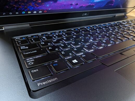 Мобільна робоча станція Dell Precision 7730 / 17.3" (1920x1080) IPS / Intel Core i5-8400H (4 (8) ядра по 2.5 - 4.2 GHz) / 16 GB DDR4 / 512 GB SSD / nVidia Quadro P3200, 6 GB GDDR5, 192-bit / Windows 10