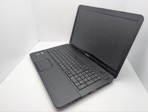 Ноутбук Toshiba Satellite C870D / 17.3" (1600x900) TN / AMD E1-1200 (2 ядра по 1.4 GHz) / 6 GB DDR3 / 120 GB SSD / AMD Radeon HD 7330, 1 GB GDDR3, 64-bit / WebCam