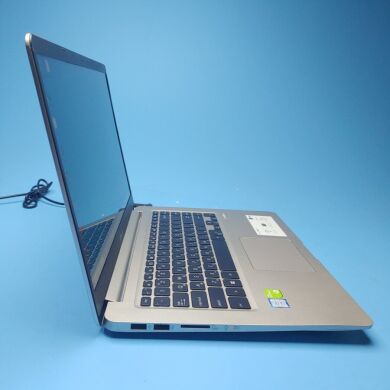 Ігровий ультрабук Б-клас Asus Vivobook S15 S510U / 15" (1920x1080) IPS / Intel Core i7-8550U (4 (8) ядра по 1.8 - 4.0 GHz) / 16 GB DDR4 / 240 GB SSD / nVidia GeForce MX150, 2 GB GDDR5, 64-bit / WebCam / Win 10 Home