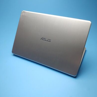 Ігровий ультрабук Б-клас Asus Vivobook S15 S510U / 15" (1920x1080) IPS / Intel Core i7-8550U (4 (8) ядра по 1.8 - 4.0 GHz) / 16 GB DDR4 / 240 GB SSD / nVidia GeForce MX150, 2 GB GDDR5, 64-bit / WebCam / Win 10 Home