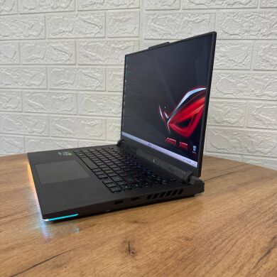 Ігровий ноутбук Б-клас Asus ROG Strix G16 G614JI / 16" (2560x1600) IPS / Intel Core i9-13980HX (24 (32) ядра по 4.0 - 5.6 GHz) / 32 GB DDR5 / 1000 GB SSD / nVidia GeForce RTX 4070, 8 GB GDDR6, 128-bit / WebCam