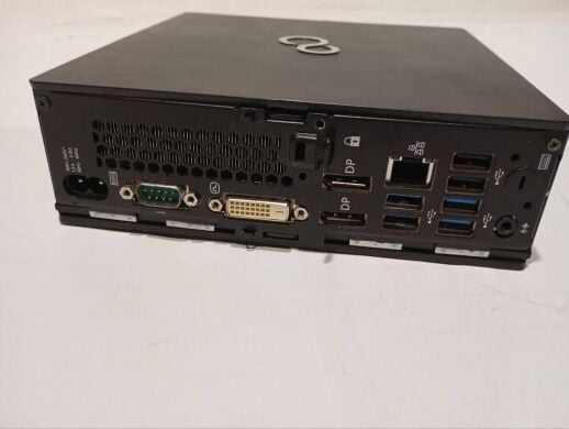Неттоп Fujitsu Esprimo Q956 USFF / Intel Core i5-6500T (4 ядра по 2.5 - 3.1 GHz) / 8 GB DDR4 / 256 GB SSD / Intel HD Graphics 530 / Wi-Fi