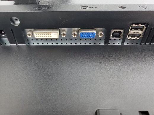 Монитор Dell 2209WA / 22" (1680x1050) E-IPS CCFL / 1x DVI-D, 1x VGA, 1x USB Hub