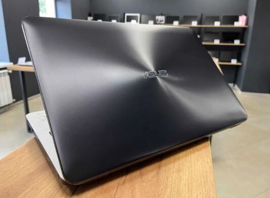 Ігровий ноутбук Asus X555L / 15.6" (1366x768) TN / Intel Core i5-5200U (2 (4) ядра по 2.2 - 2.7 GHz) / 8 GB DDR3 / 250 GB SSD / nVidia GeForce 940M, 2 GB DDR3, 64-bit / WebCam / DVD-ROM / Win 10 Home