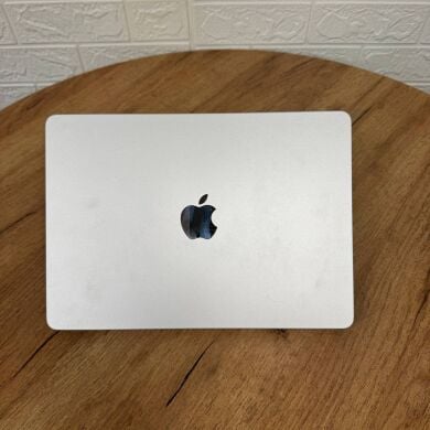 Ультрабук Б-класс Apple MacBook Air 2022 A2681 / 13.6" (2560x1664) IPS / Apple M2 (8 ядер по 3.5 GHz) / 8 GB DDR5 / 250 GB SSD / Apple M2 Graphics / WebCam / MacOS Ультрабук Б-класс Apple MacBook Air 2022 A2681 / 13.6" (2560x1664) IPS / Apple M2 (8 ядер по 3.5 GHz) / 8 GB DDR5 / 250 GB SSD / Apple M2 Graphics / WebCam / MacOS