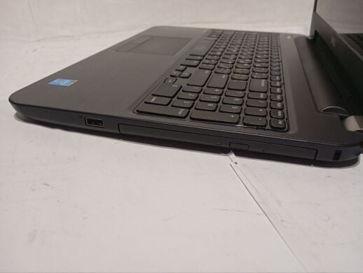 Ноутбук Б-класс Dell Latitude 3540 / 15.6" (1366x768) TN / Intel Core i3-4030U (2 (4) ядра по 1.9 GHz) / 8 GB DDR3 / 256 GB SSD / Intel HD Graphics 4400 / WebCam / DVD-RW
