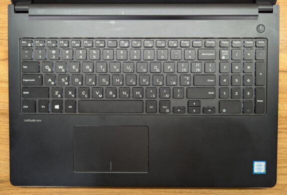 Ноутбук Б-клас Dell Latitude 3570 / 15.6" (1920x1080) IPS Touch / Intel Core i7-6500U (2 (4) ядра по 2.5 - 3.1 GHz) / 8 GB DDR3 / 240 GB SSD / nVidia GeForce 920M, 2 GB DDR3, 64-bit / WebCam / Windows 10