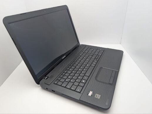 Ноутбук Toshiba Satellite C870D / 17.3" (1600x900) TN / AMD E1-1200 (2 ядра по 1.4 GHz) / 6 GB DDR3 / 120 GB SSD / AMD Radeon HD 7330, 1 GB GDDR3, 64-bit / WebCam