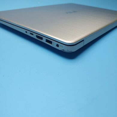 Ігровий ультрабук Б-клас Asus Vivobook S15 S510U / 15" (1920x1080) IPS / Intel Core i7-8550U (4 (8) ядра по 1.8 - 4.0 GHz) / 16 GB DDR4 / 240 GB SSD / nVidia GeForce MX150, 2 GB GDDR5, 64-bit / WebCam / Win 10 Home