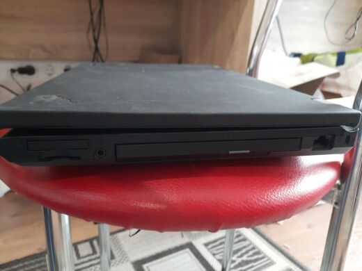 Мобильная рабочая станция Lenovo ThinkPad W530 / 15.6" (1600x900) TN / Intel Core i7-3720QM (4 (8) ядра по 2.6 - 3.6 GHz) / 16 GB DDR3 / 240 GB SSD / nVidia Quadro K1000M, 2 GB DDR3, 128-bit / WebCam / miniDP