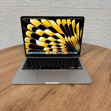 Ультрабук Б-класс Apple MacBook Air 2022 A2681 / 13.6" (2560x1664) IPS / Apple M2 (8 ядер по 3.5 GHz) / 8 GB DDR5 / 250 GB SSD / Apple M2 Graphics / WebCam / MacOS Ультрабук Б-класс Apple MacBook Air 2022 A2681 / 13.6" (2560x1664) IPS / Apple M2 (8 ядер по 3.5 GHz) / 8 GB DDR5 / 250 GB SSD / Apple M2 Graphics / WebCam / MacOS