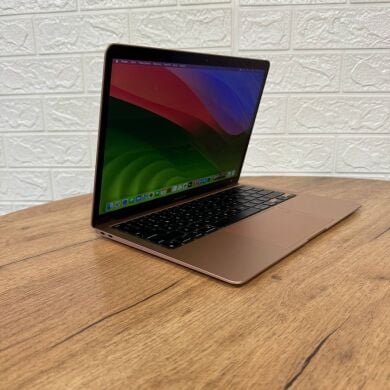 Ультрабук Б-классApple MacBook Air 13 2020 A2337 Gold / 13.3" (2560x1600) IPS / Apple M1 (8 ядер по 2.1 - 3.2 GHz) / 8 GB DDR3 / 256 GB SSD / Apple M1 Graphics / WebCam / MacOS Ультрабук Б-классApple MacBook Air 13 2020 A2337 Gold / 13.3" (2560x1600) IPS / Apple M1 (8 ядер по 2.1 - 3.2 GHz) / 8 GB DDR3 / 256 GB SSD / Apple M1 Graphics / WebCam / MacOS